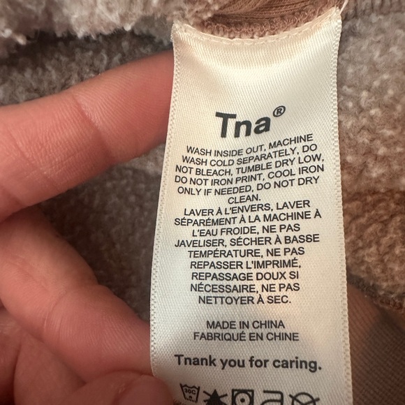 TNA aritzia unity cozy AF fleece boyfriend hoodie - Picture 5 of 6
